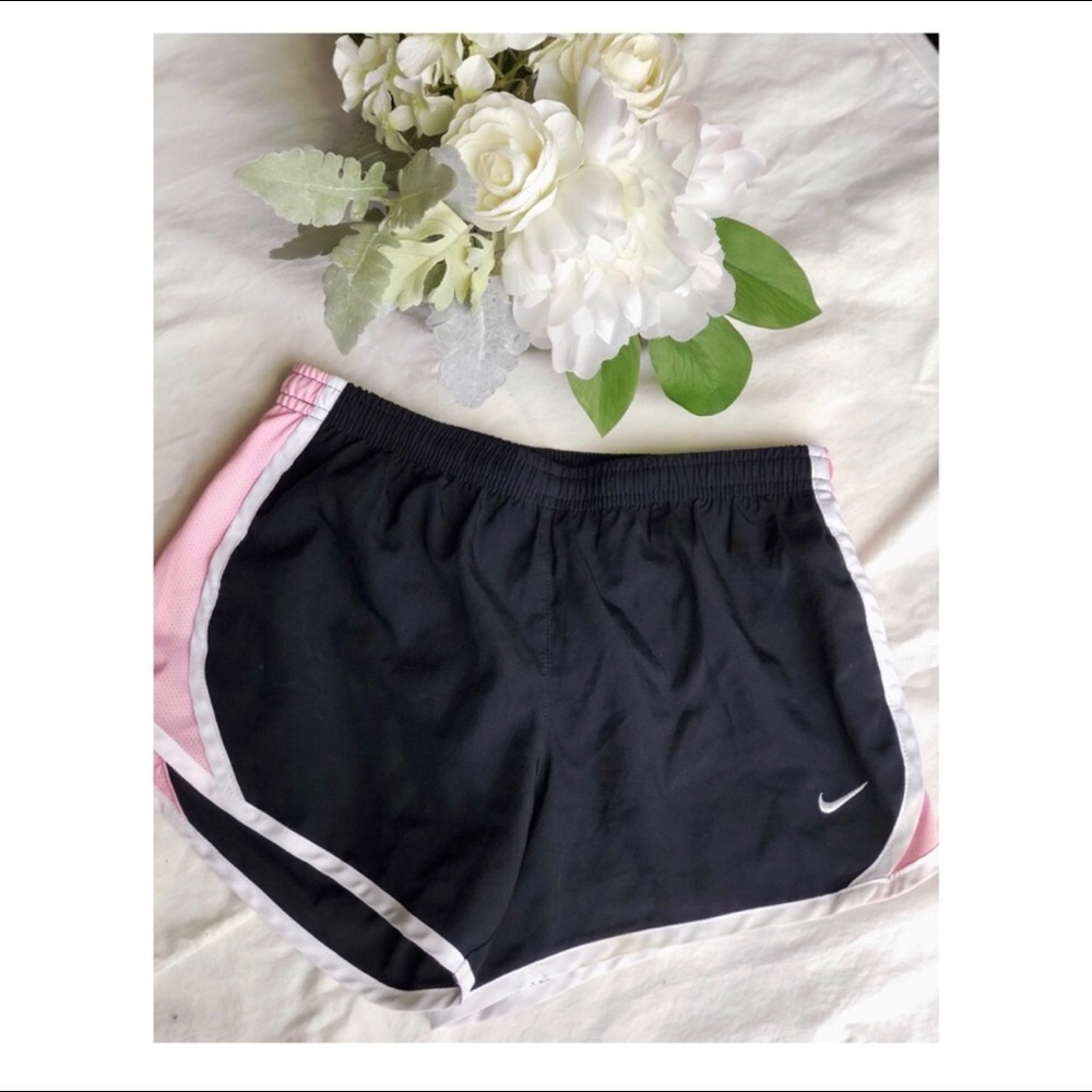 Nike women’s dry tempo core running shorts